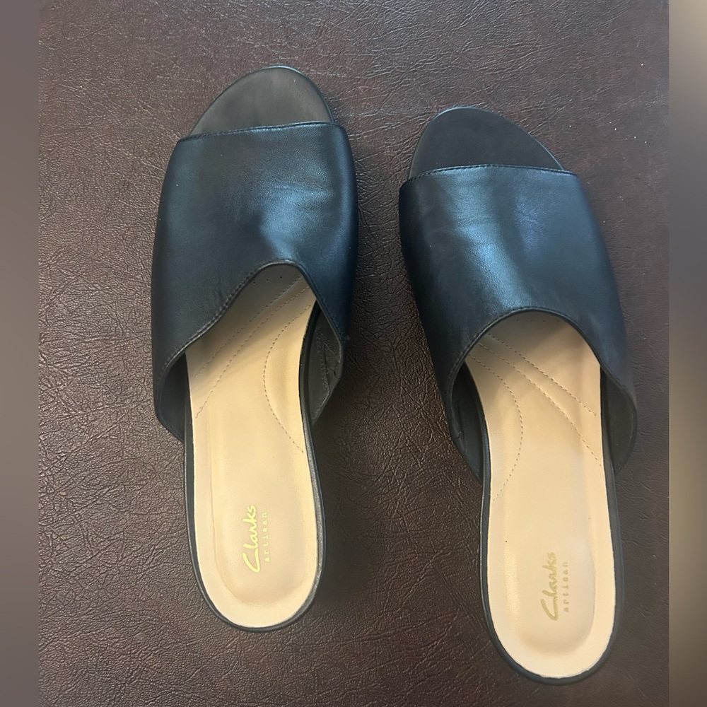 Clarks Women's Black Leather open toe Mules